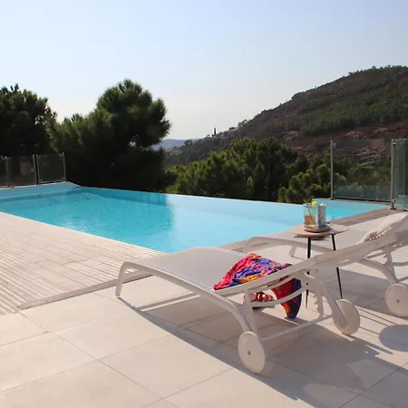 La Cousinade De L'esterel Semesterbostad